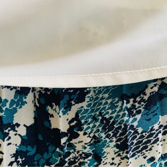 Marks and Spencer reptile snake print pleated skirt green black size 14 long - Picture 3 of 7